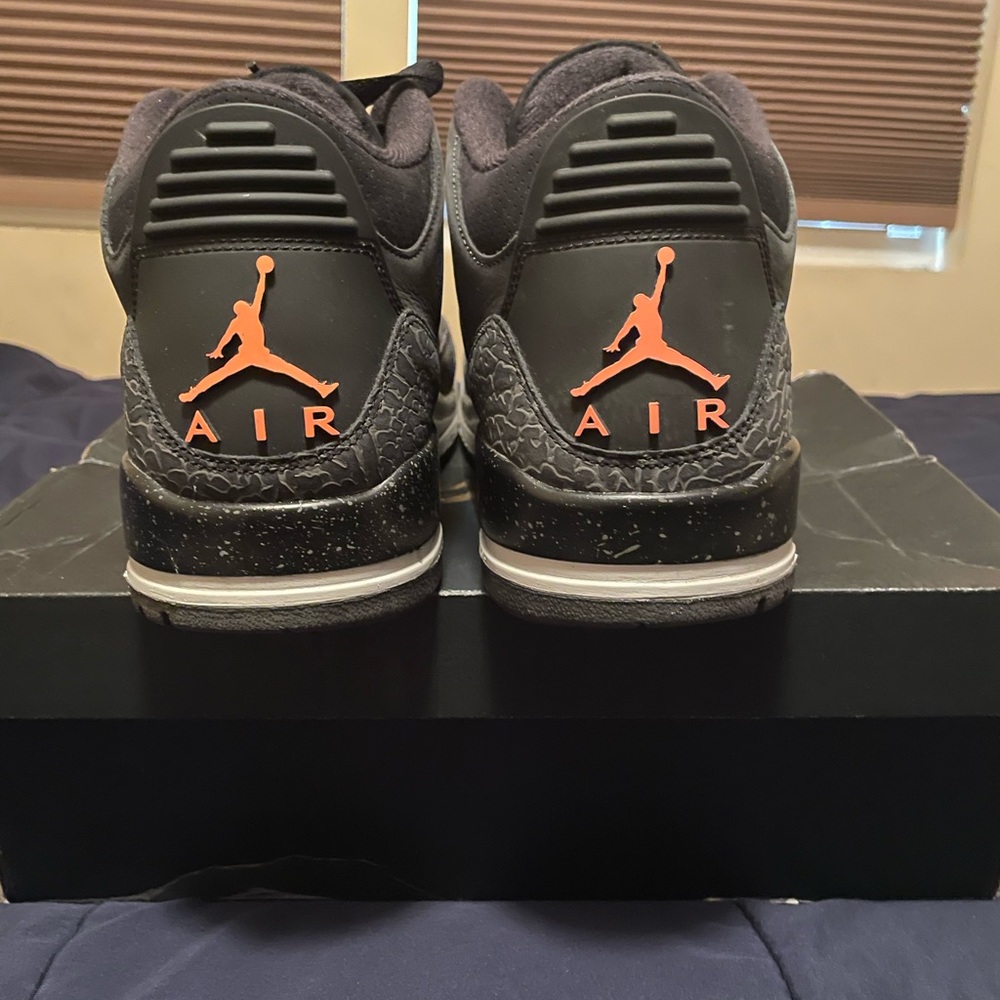 Nike Air Jordan 3 Fear - Picture 4 of 9